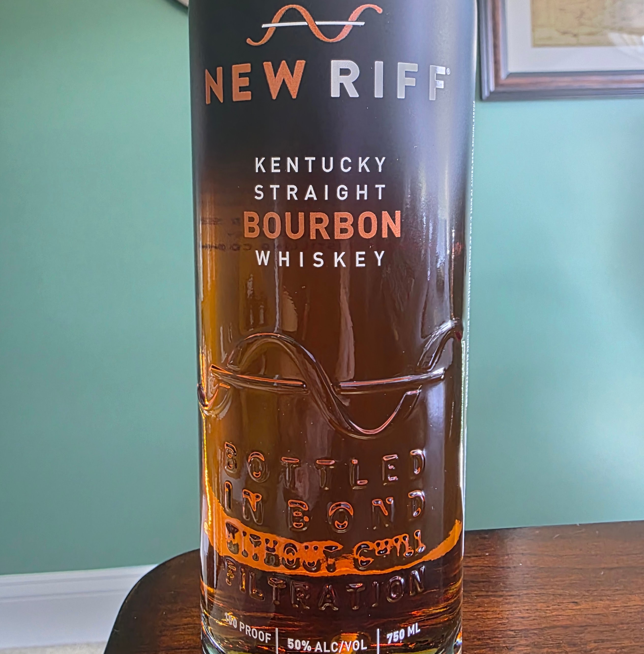 Closer New Riff bottle shot